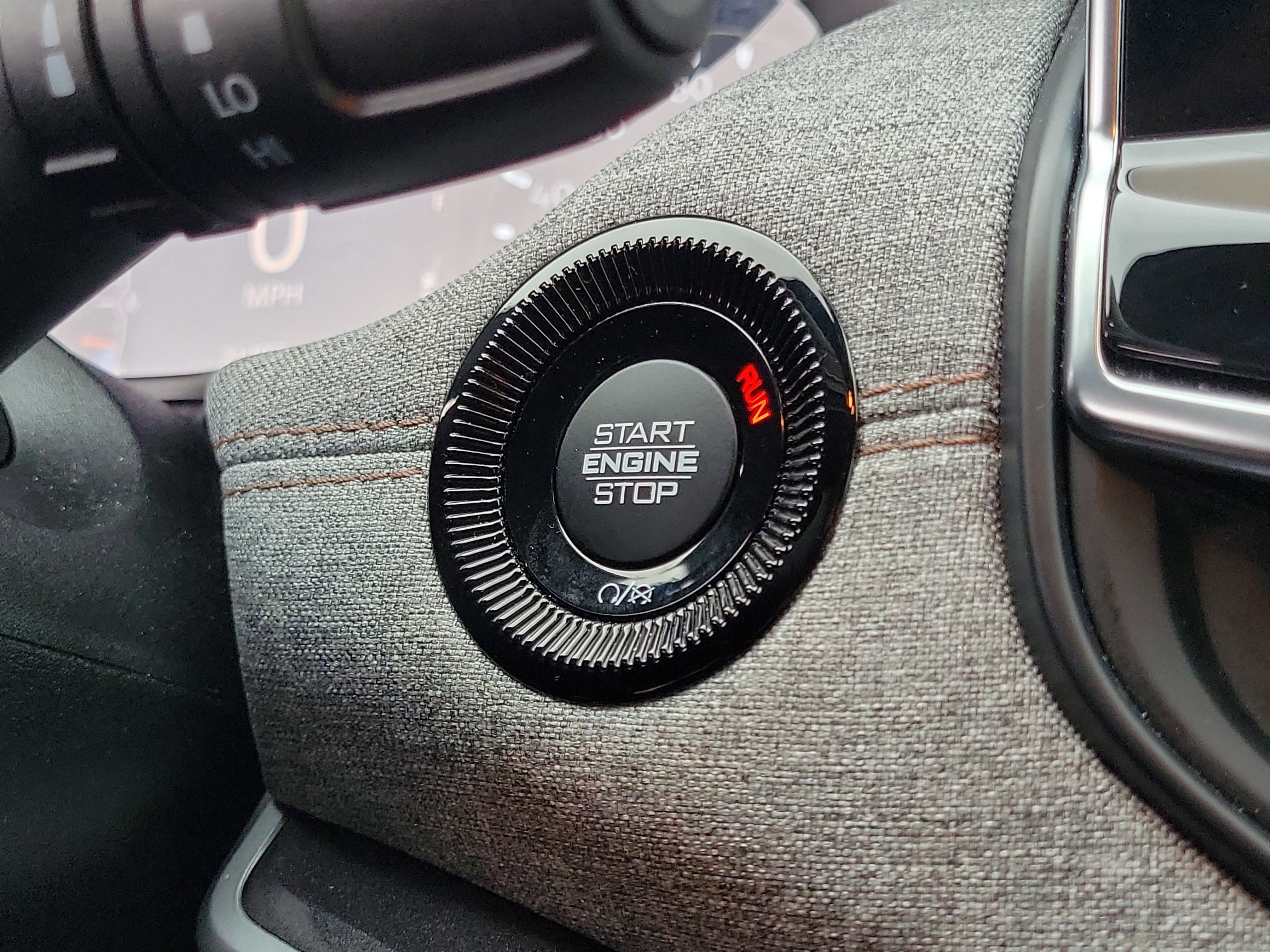 Used 2023 Jeep Compass Latitude image 28