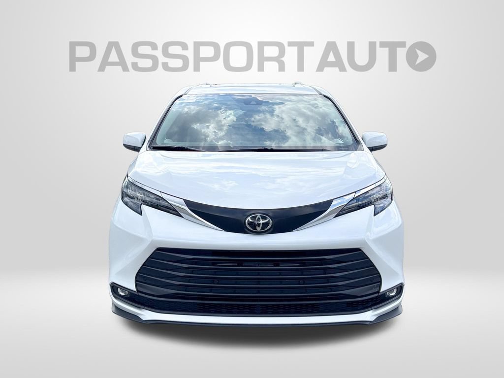 Certified 2026 Toyota Sienna XLE FWD image 11