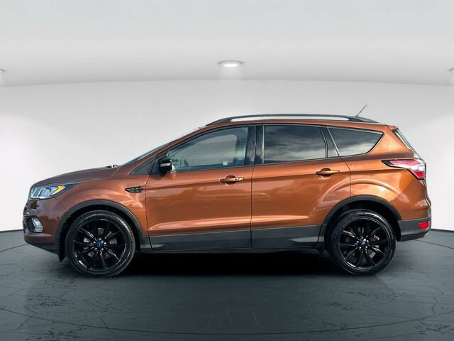 Used 2017 Ford Escape Titanium FWD image 3