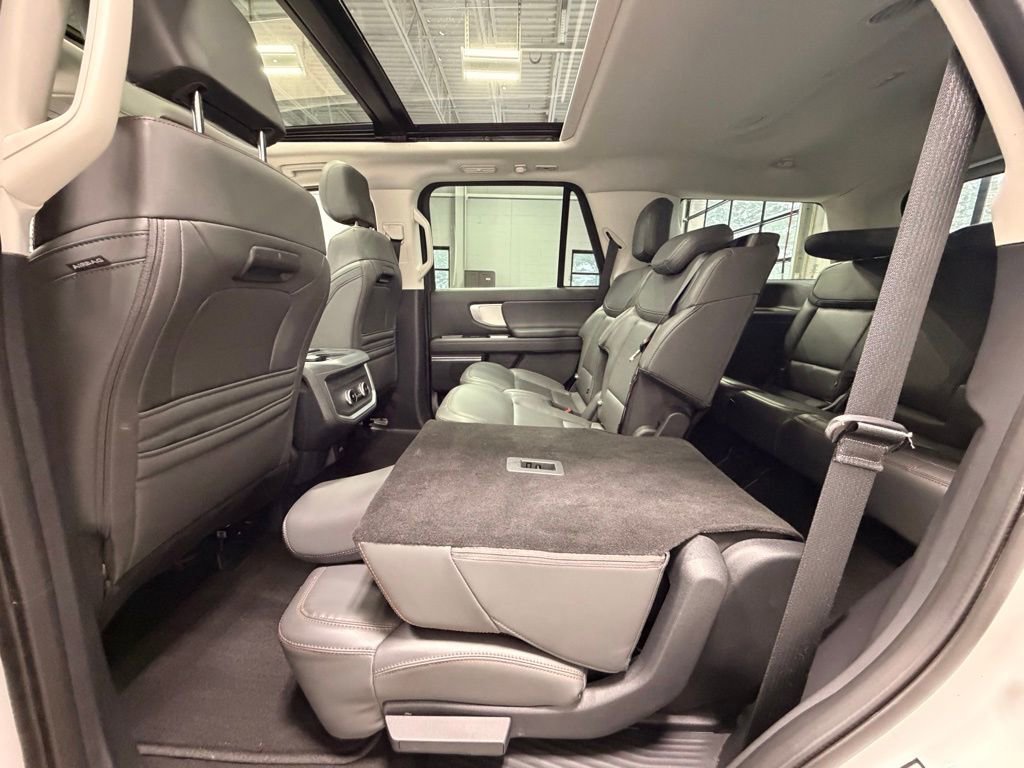 Used 2025 Ford Expedition Active image 20