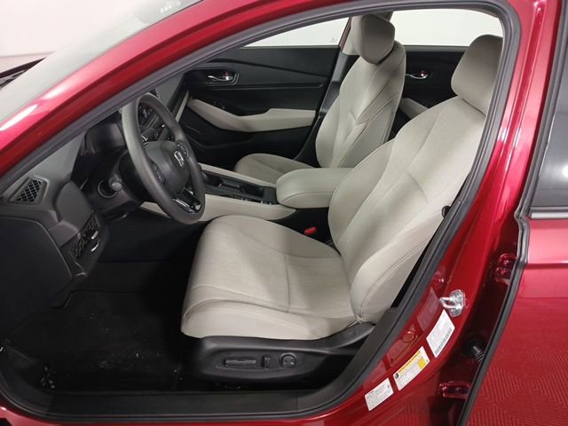 Certified 2025 Honda Accord SE image 9