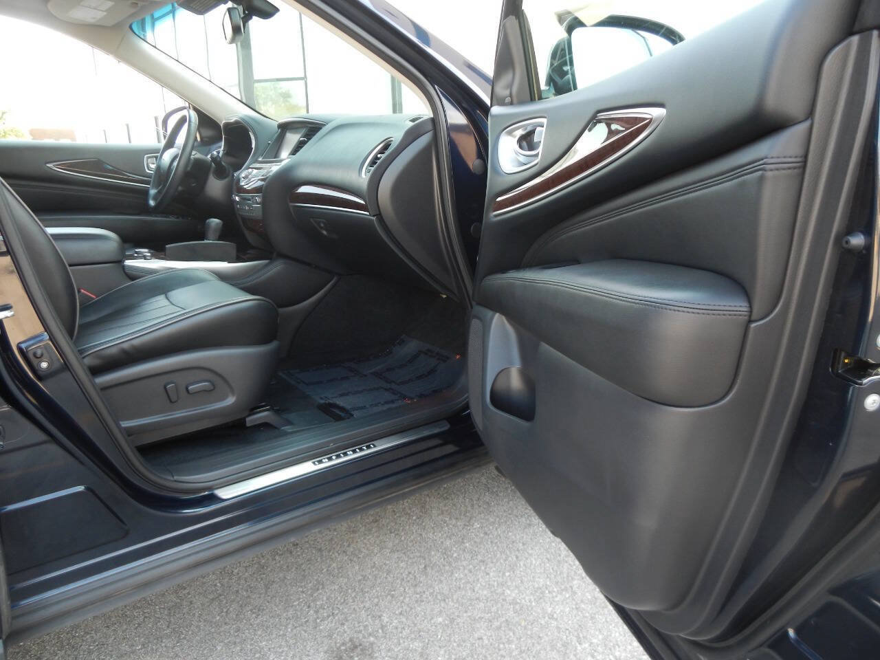 Used 2015 INFINITI QX60 Luxe w/ Deluxe Touring Package AWD/4WD image 43