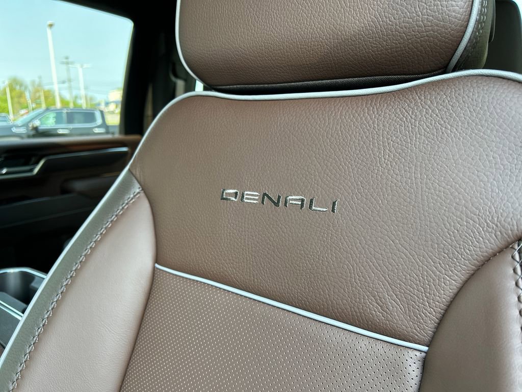 New 2026 GMC Sierra 2500 Denali w/ Denali Reserve Package image 17