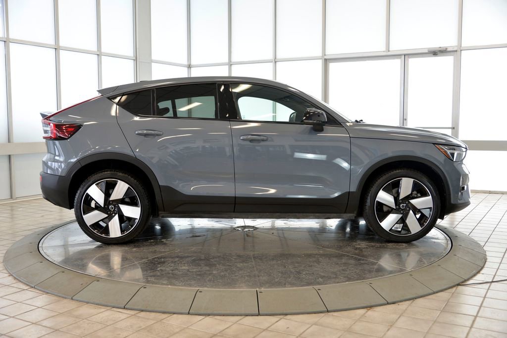 Used 2023 Volvo C40 P8 Recharge Plus image 9