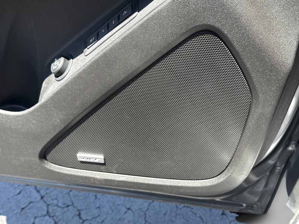 Used 2018 Chevrolet Equinox Premier FWD image 32