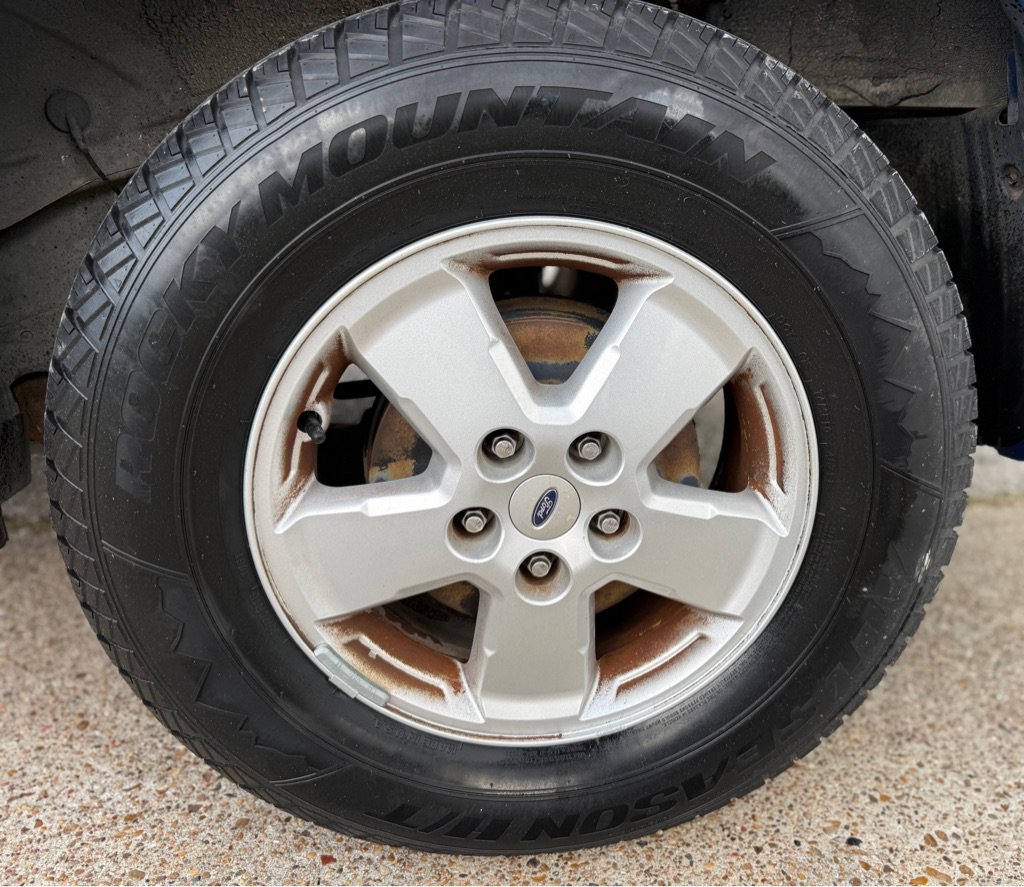 Used 2011 Ford Escape XLT w/ 202A Rapid Spec Order Code FWD image 23