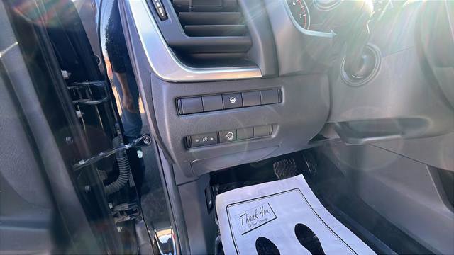 Used 2023 Nissan Rogue SV image 11