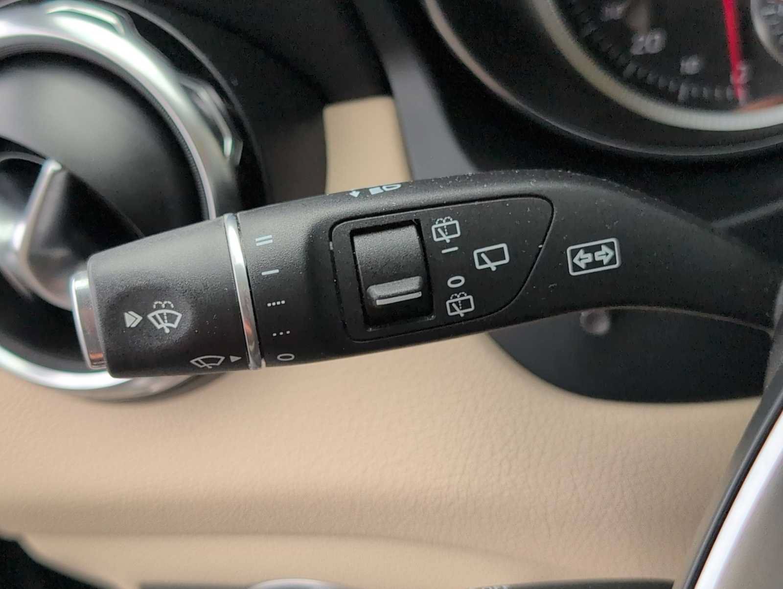 Used 2020 Mercedes-Benz GLA 250 4MATIC image 25
