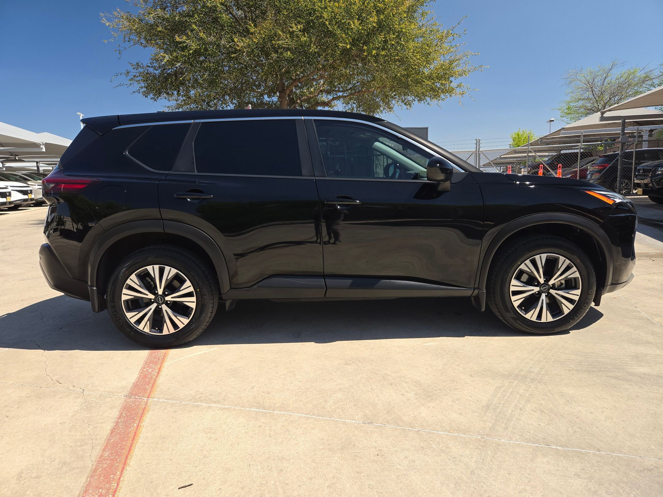 Used 2023 Nissan Rogue SV video 2