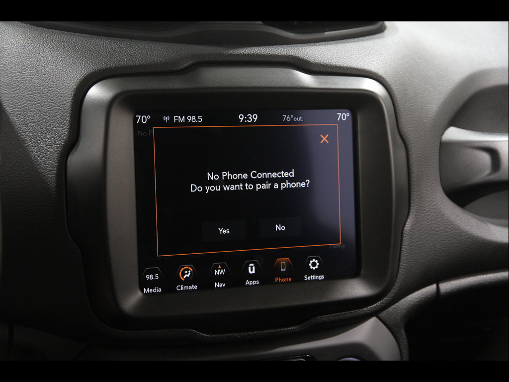 Used 2023 Jeep Renegade Latitude AWD/4WD image 13