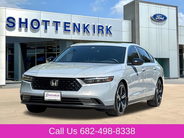 Used 2025 Honda Accord Sport image 3