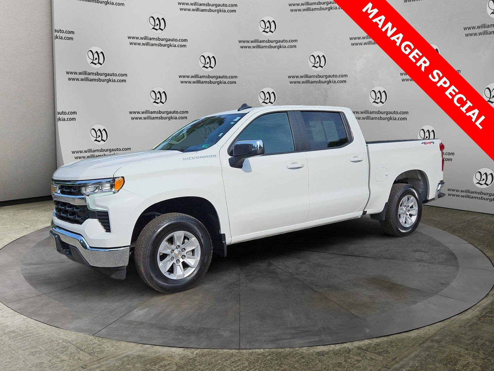 Used 2025 Chevrolet Silverado 1500 LT image 1