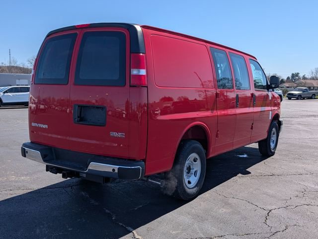 New 2026 GMC Savana 3500 w/ Driver Convenience Package RWD image 7