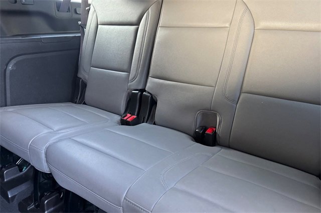 Used 2024 Chevrolet Suburban LT image 18