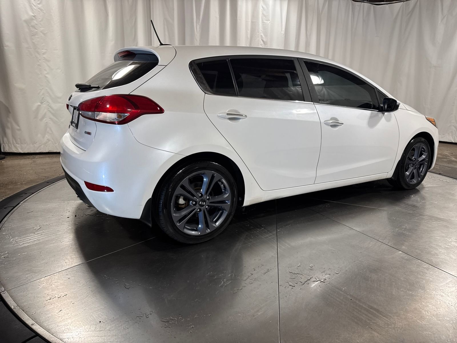 Used 2016 Kia Forte EX image 8