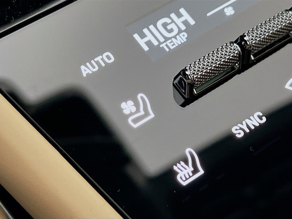 New 2026 Porsche Cayenne image 23