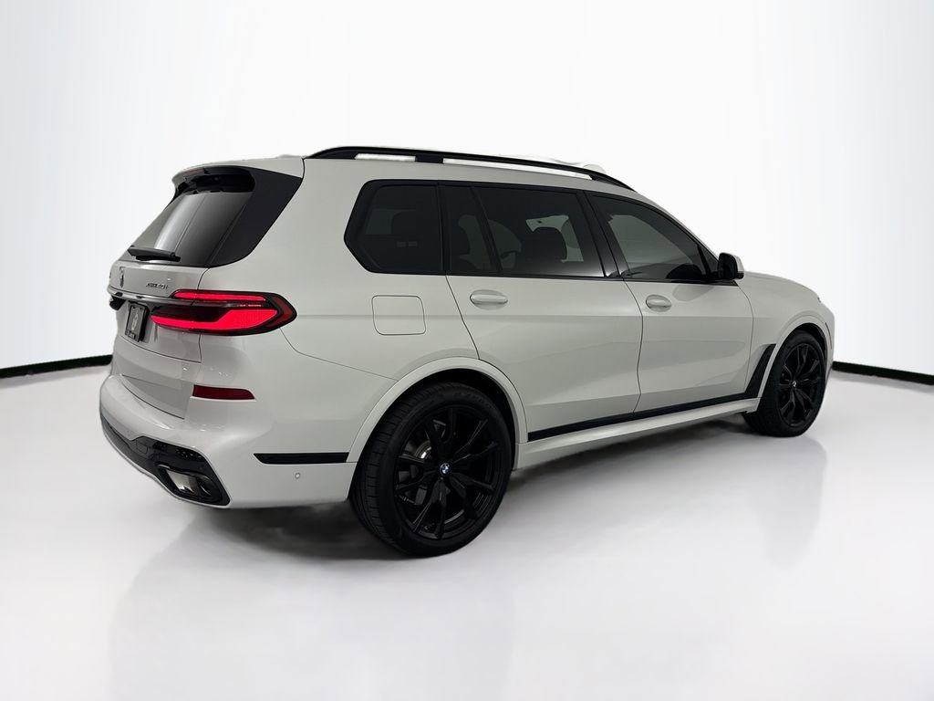 Used 2026 BMW X7 xDrive40i w/ M Sport Package image 5
