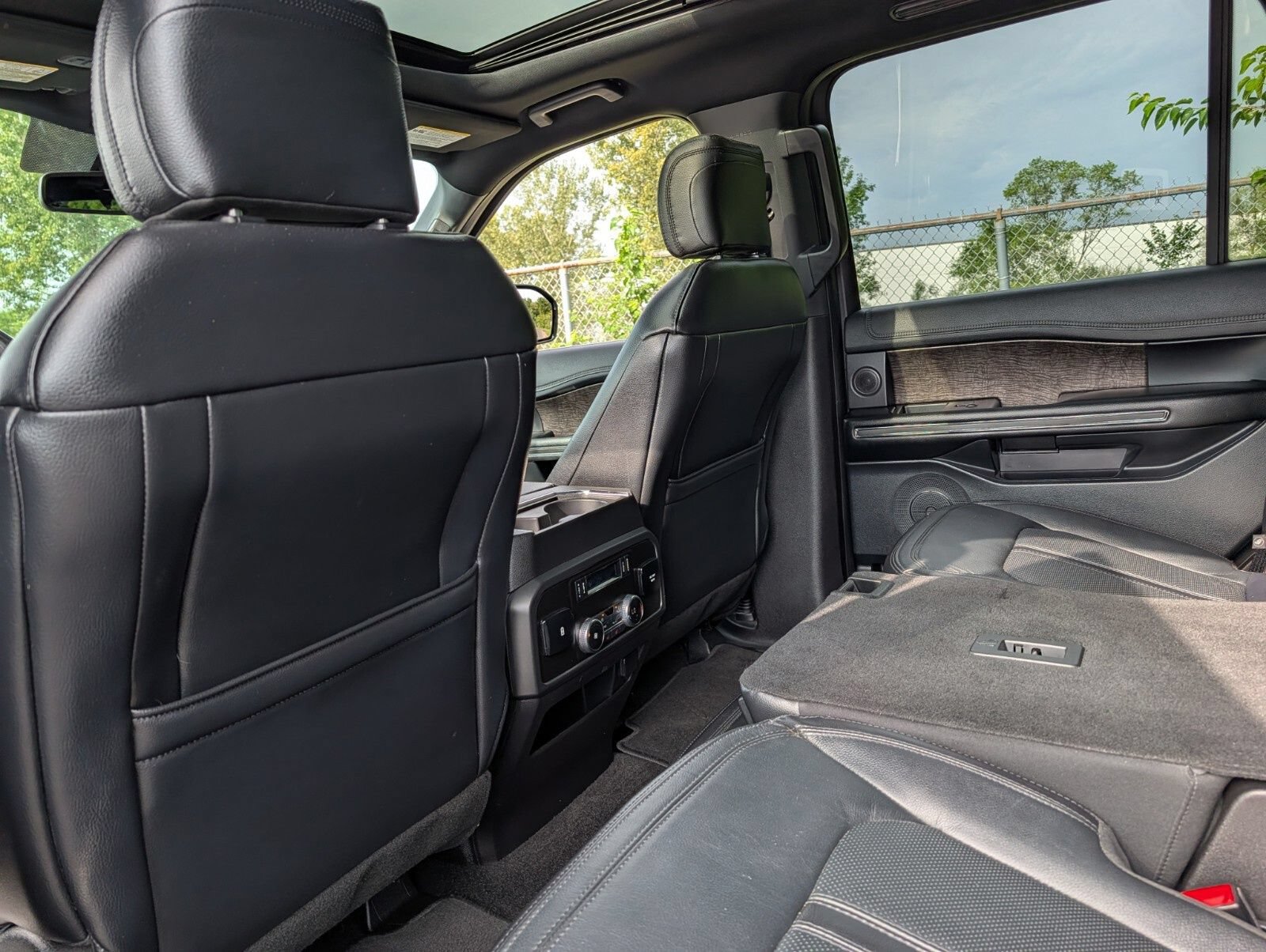 Used 2019 Ford Expedition Limited AWD/4WD image 24