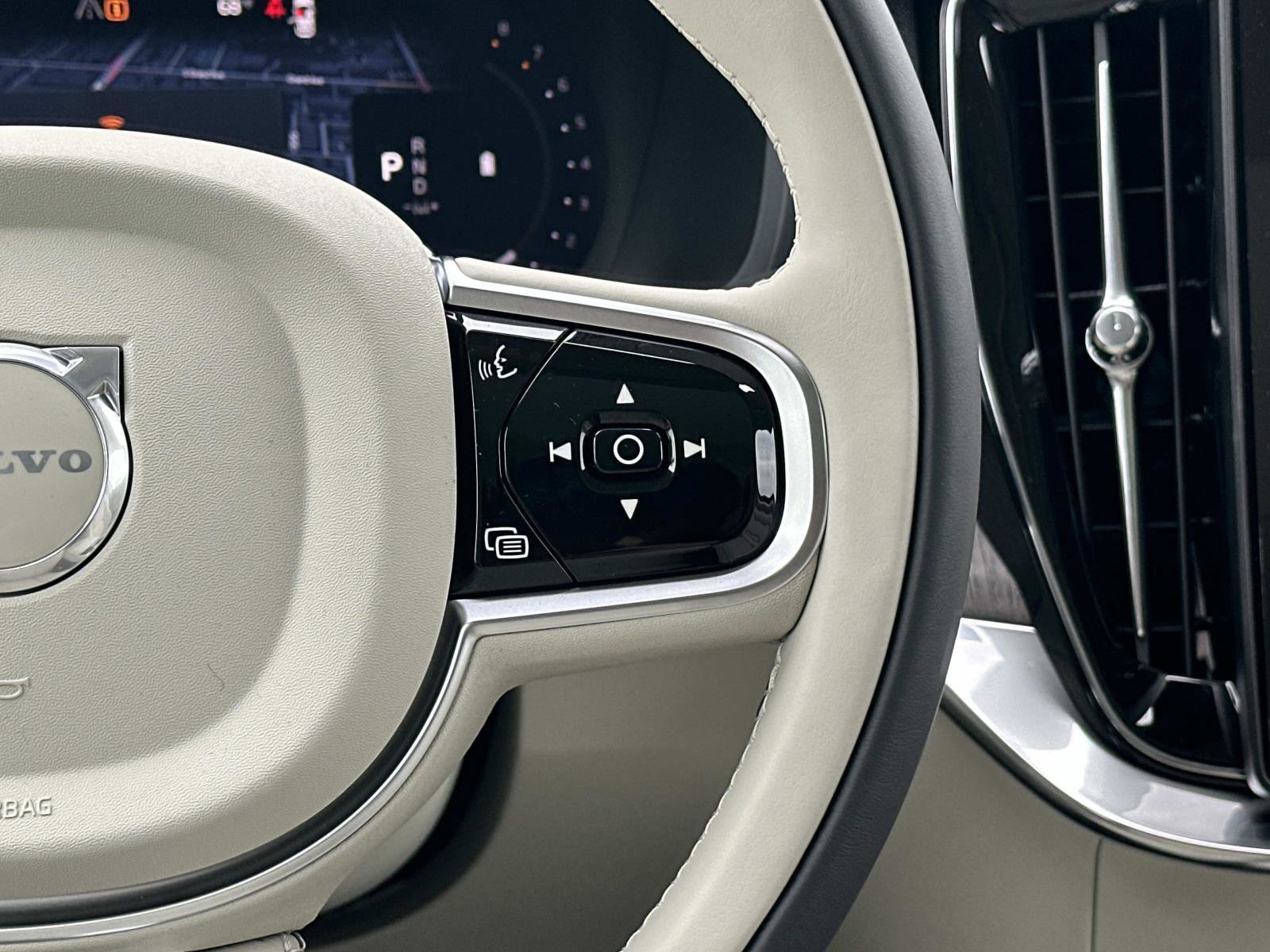 New 2026 Volvo XC90 B6 Ultra w/ Protection Package AWD/4WD image 9