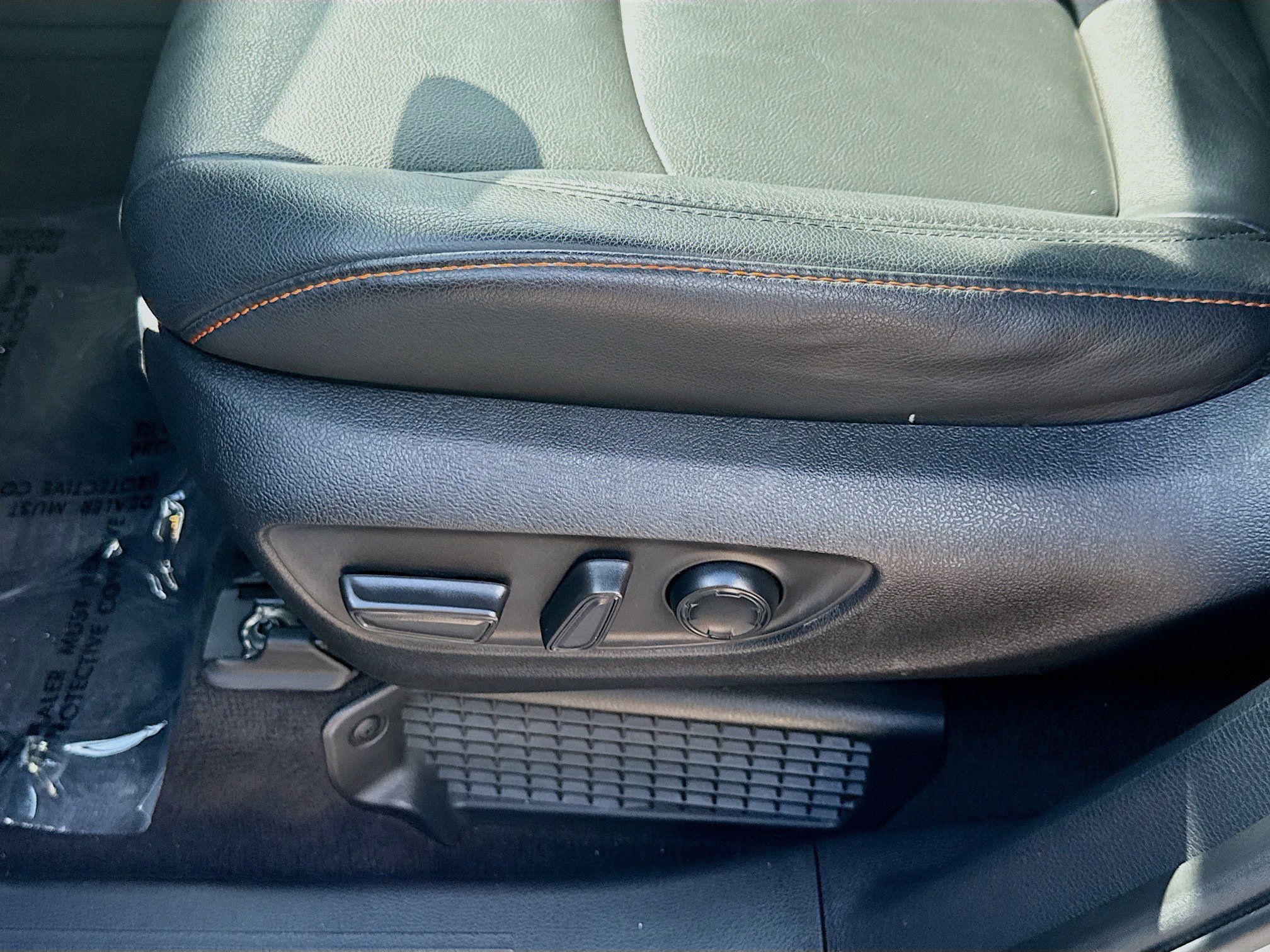 Used 2022 Toyota Sienna XSE FWD image 18
