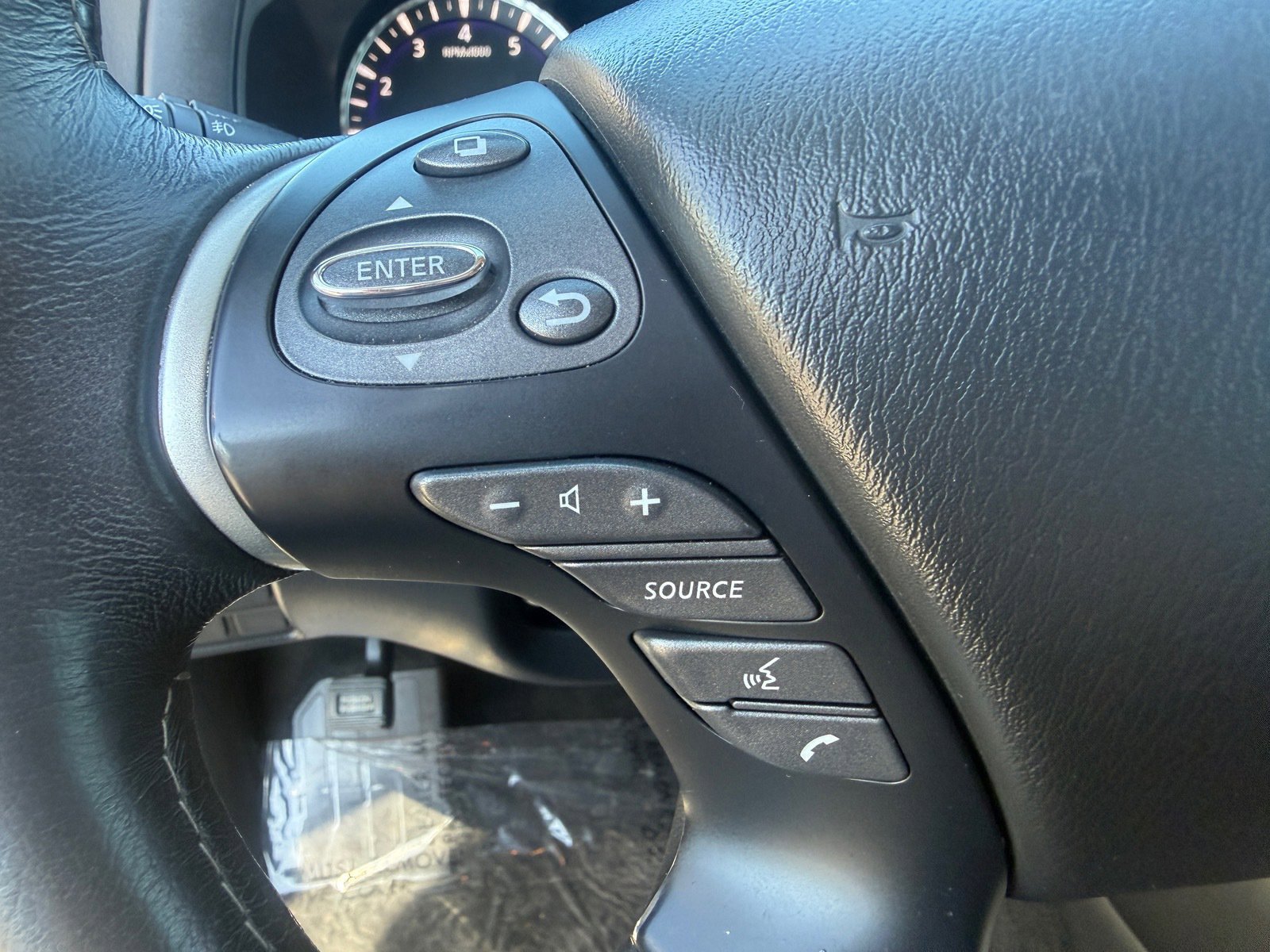Used 2019 INFINITI QX60 Luxe w/ Essential Package image 14