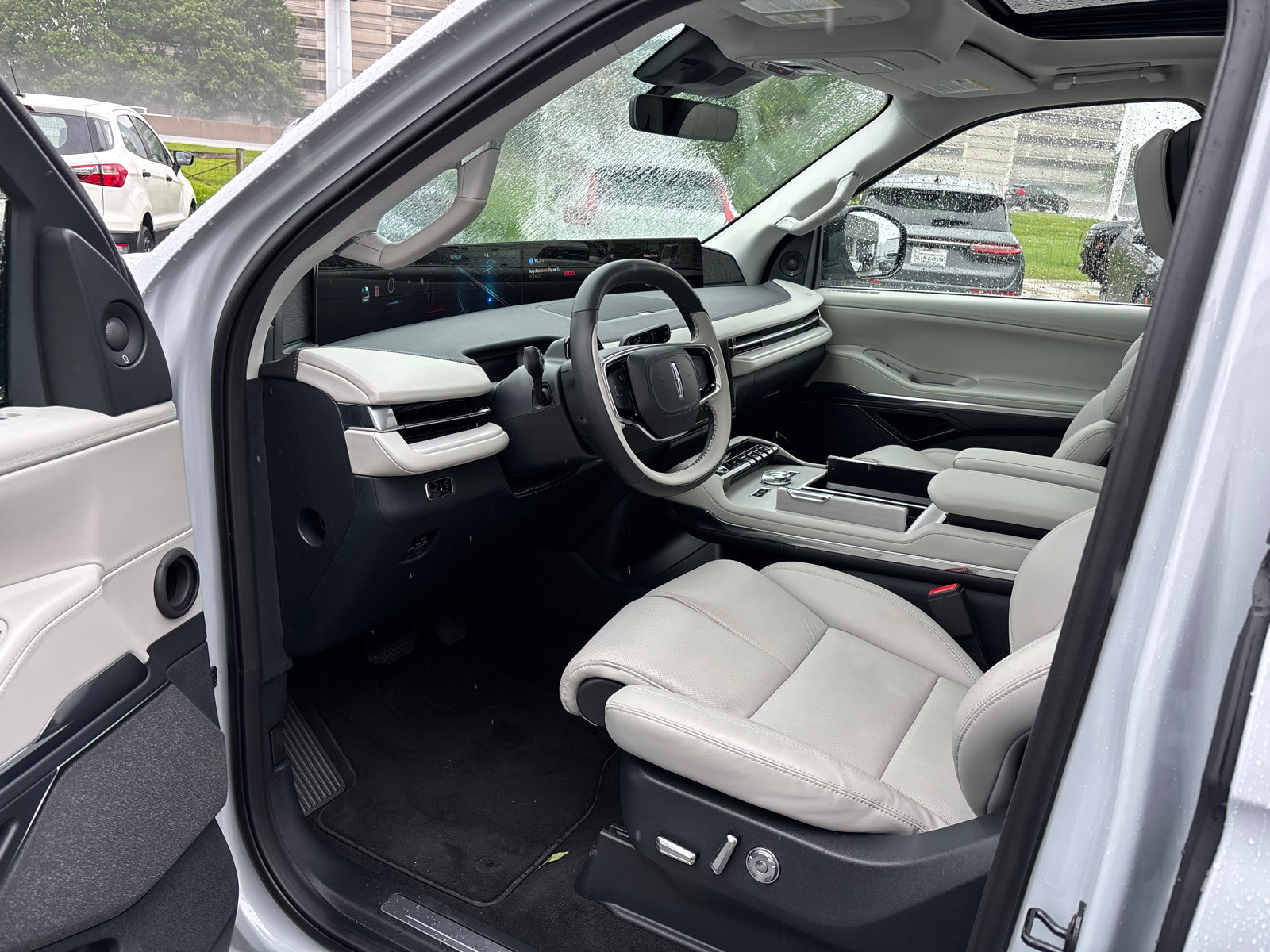 New 2026 Lincoln Navigator L Reserve AWD/4WD image 24