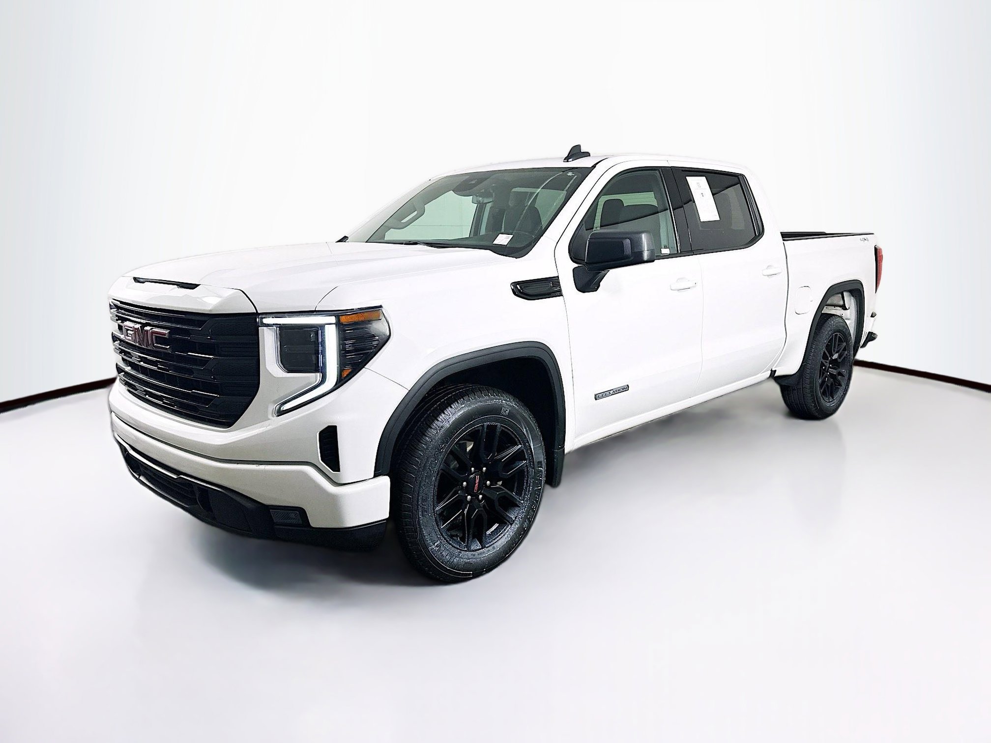 Used 2023 GMC Sierra 1500 Elevation image 3
