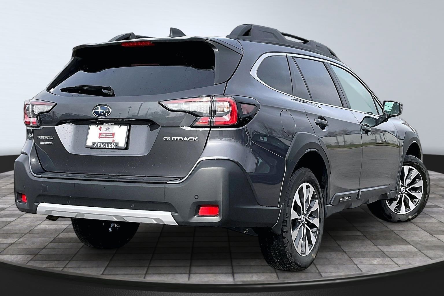 Certified 2025 Subaru Outback Limited AWD/4WD image 2