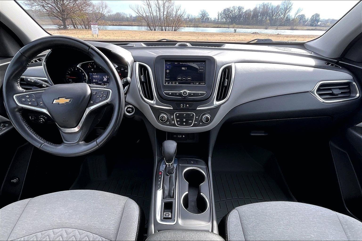 Used 2022 Chevrolet Equinox LT image 12