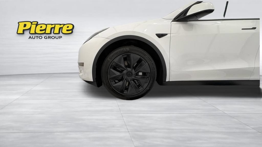 Used 2024 Tesla Model Y Long Range AWD/4WD image 13