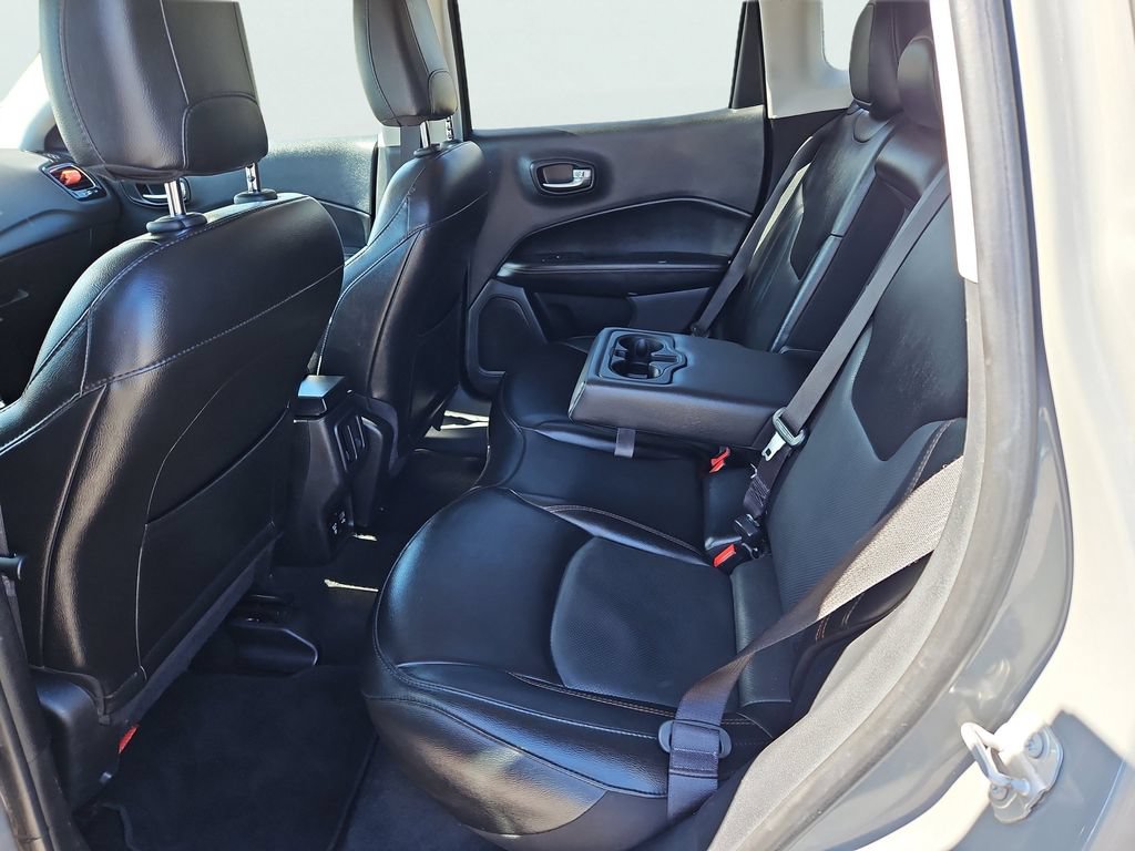 Used 2020 Jeep Compass Limited AWD/4WD image 32