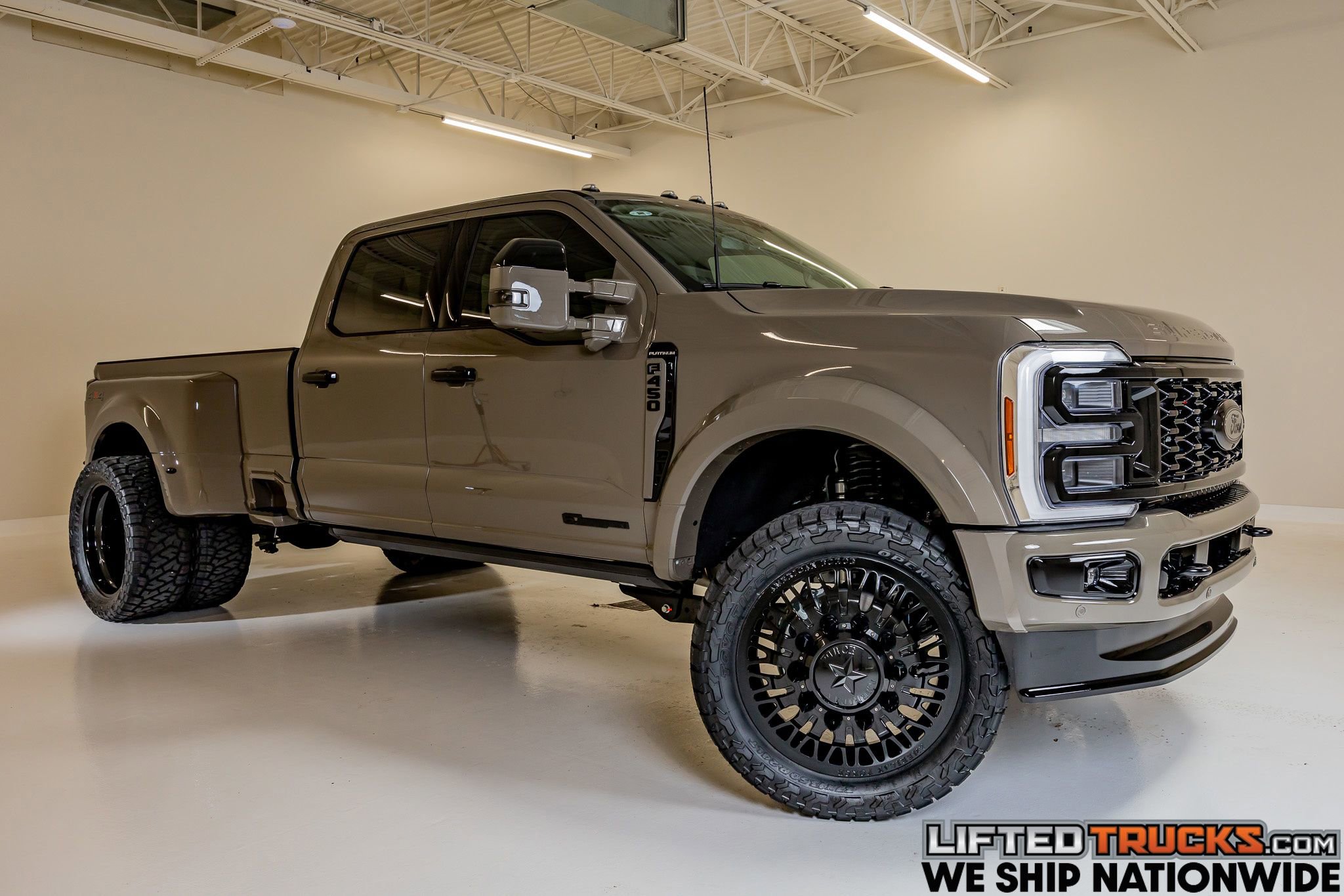 Used 2026 Ford F450 Platinum AWD/4WD image 1