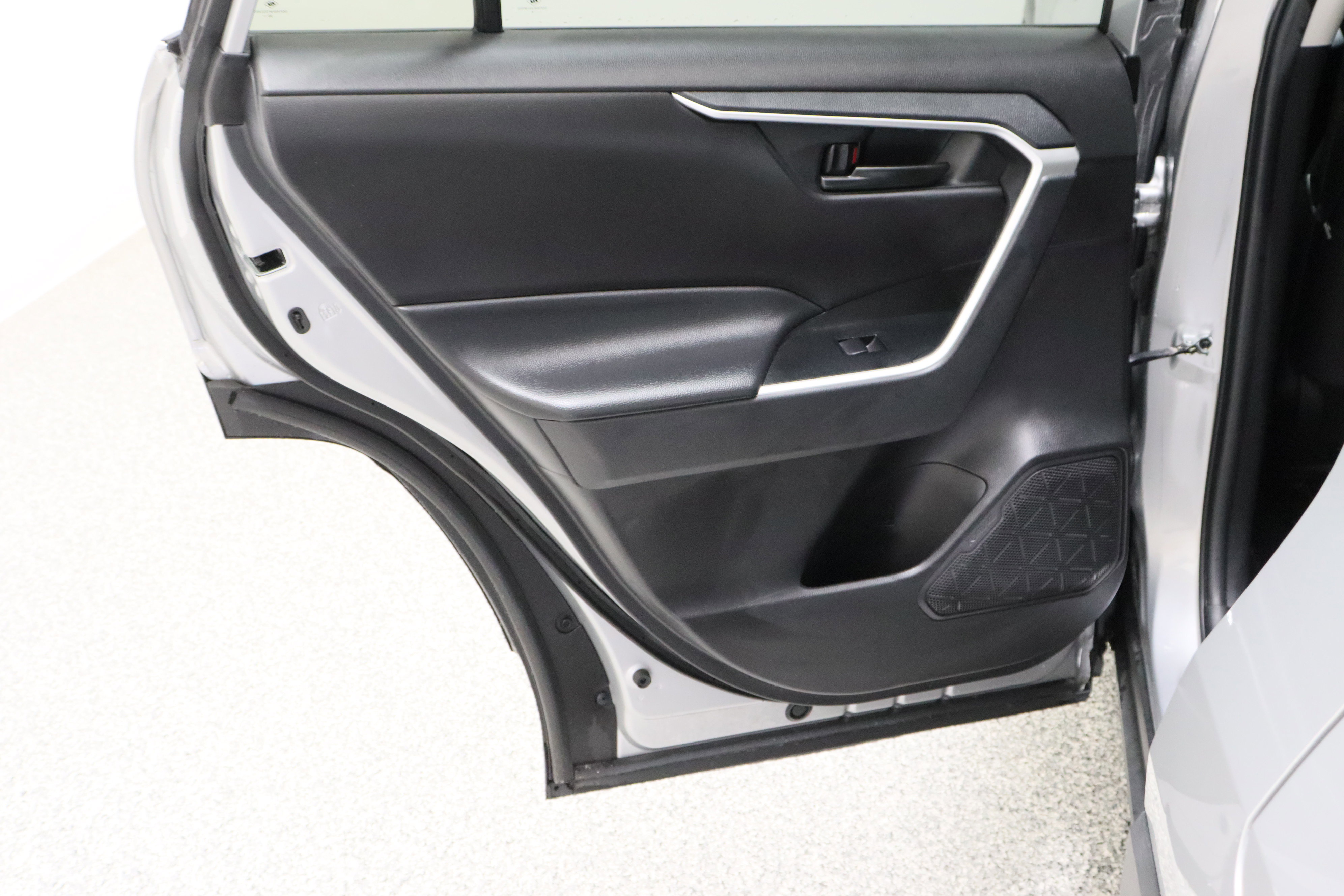 Used 2024 Toyota RAV4 LE image 22