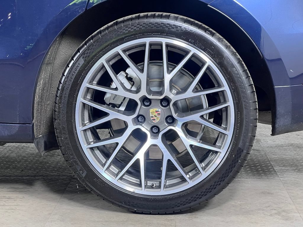 Certified 2020 Porsche Macan Turbo AWD/4WD image 12