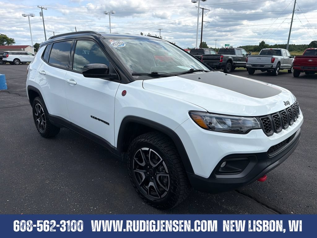Used 2025 Jeep Compass Trailhawk AWD/4WD image 7