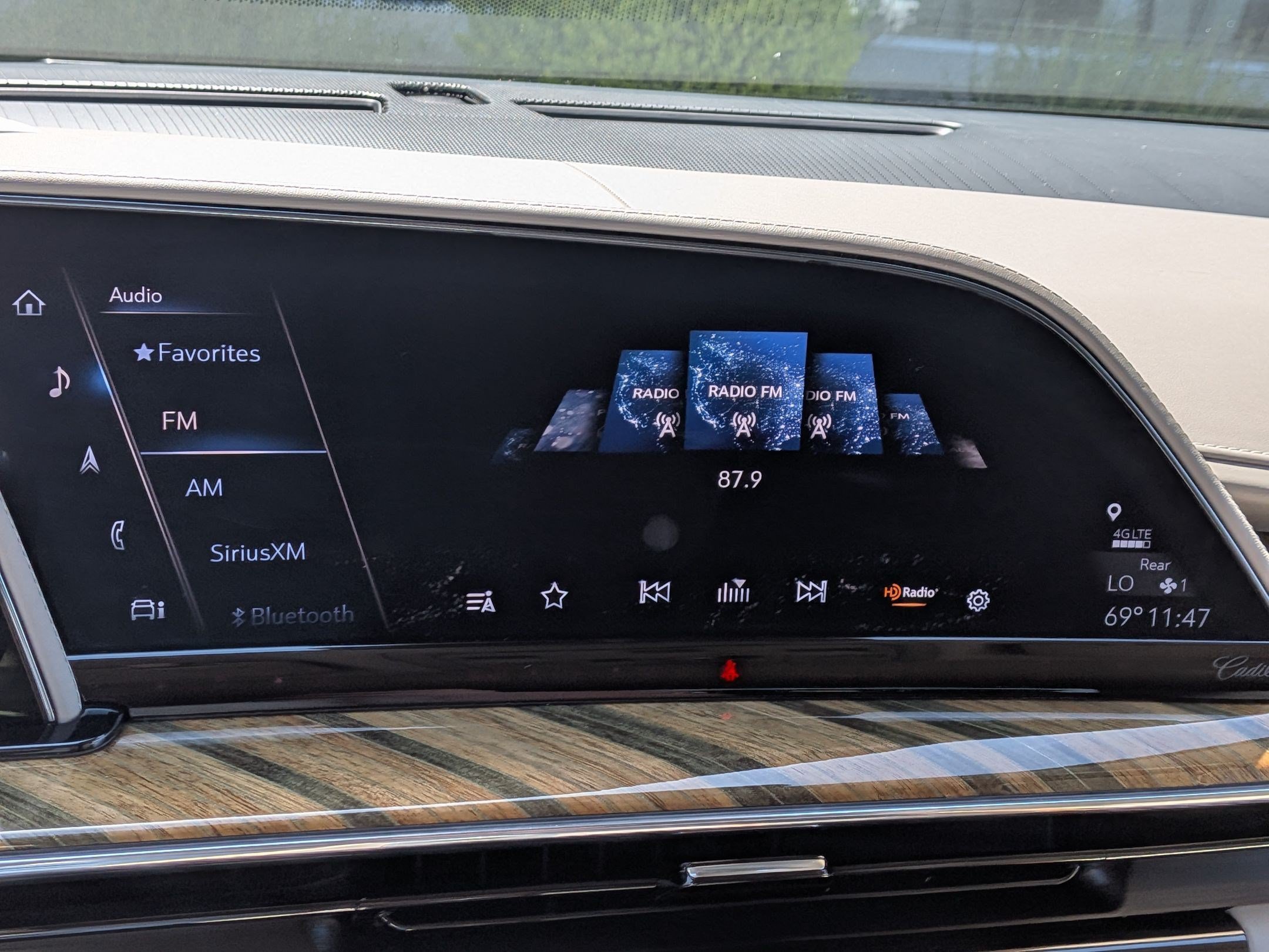 Used 2021 Cadillac Escalade Premium Luxury Platinum AWD/4WD image 20