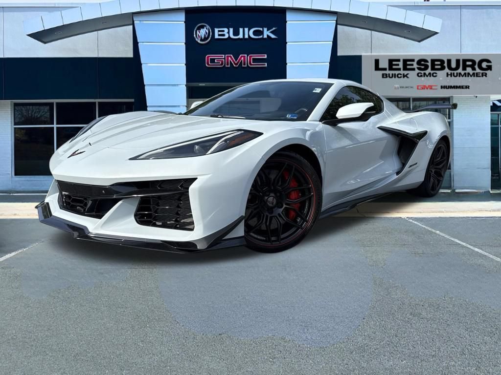 Used 2023 Chevrolet Corvette Z06 w/ Z07 Performance Package RWD image 3