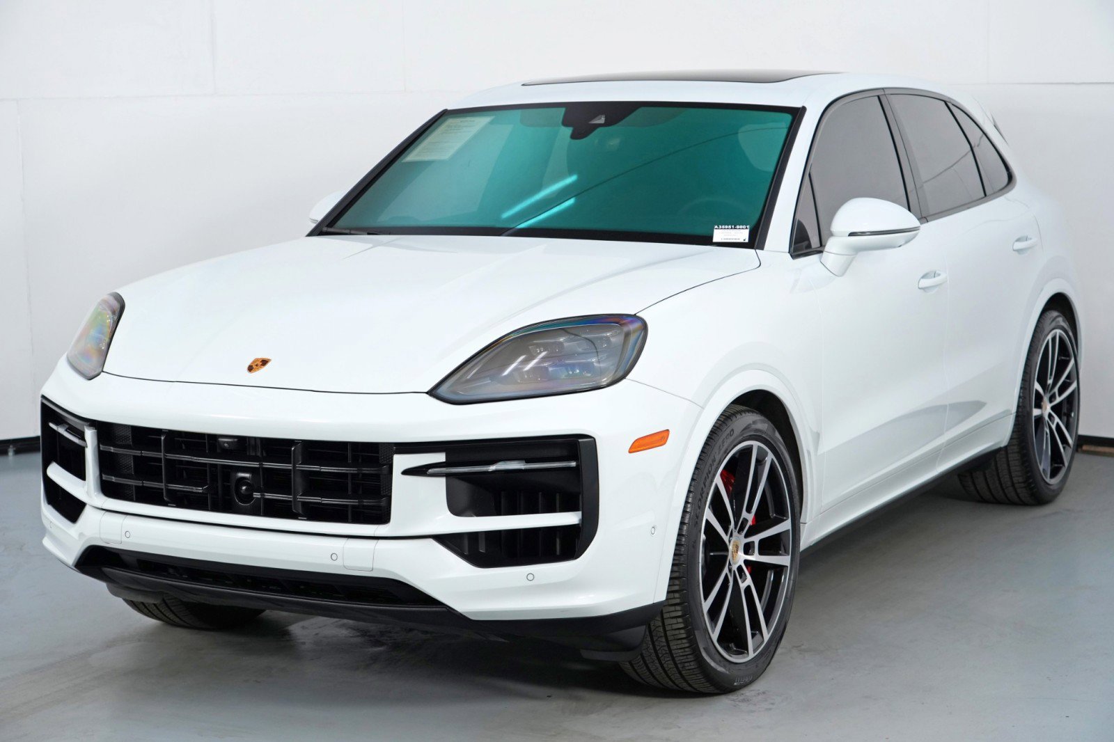 Used 2024 Porsche Cayenne S w/ Premium Package Plus image 49
