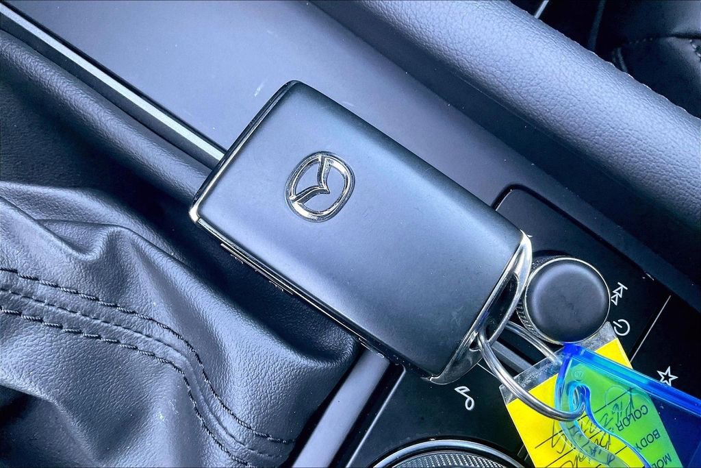 Used 2023 MAZDA MAZDA3 s image 34