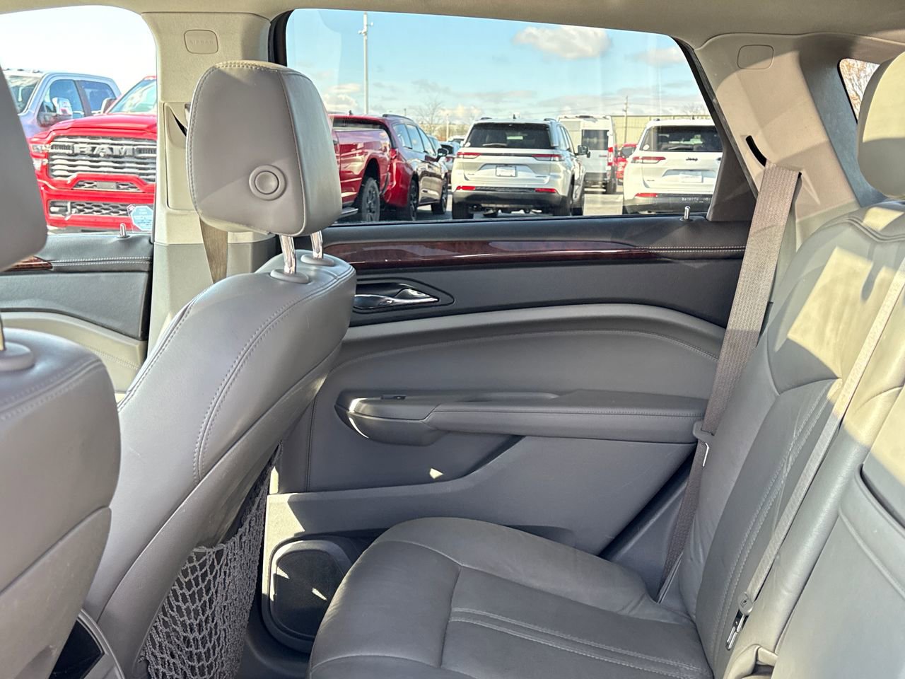 Used 2010 Cadillac SRX Luxury image 15