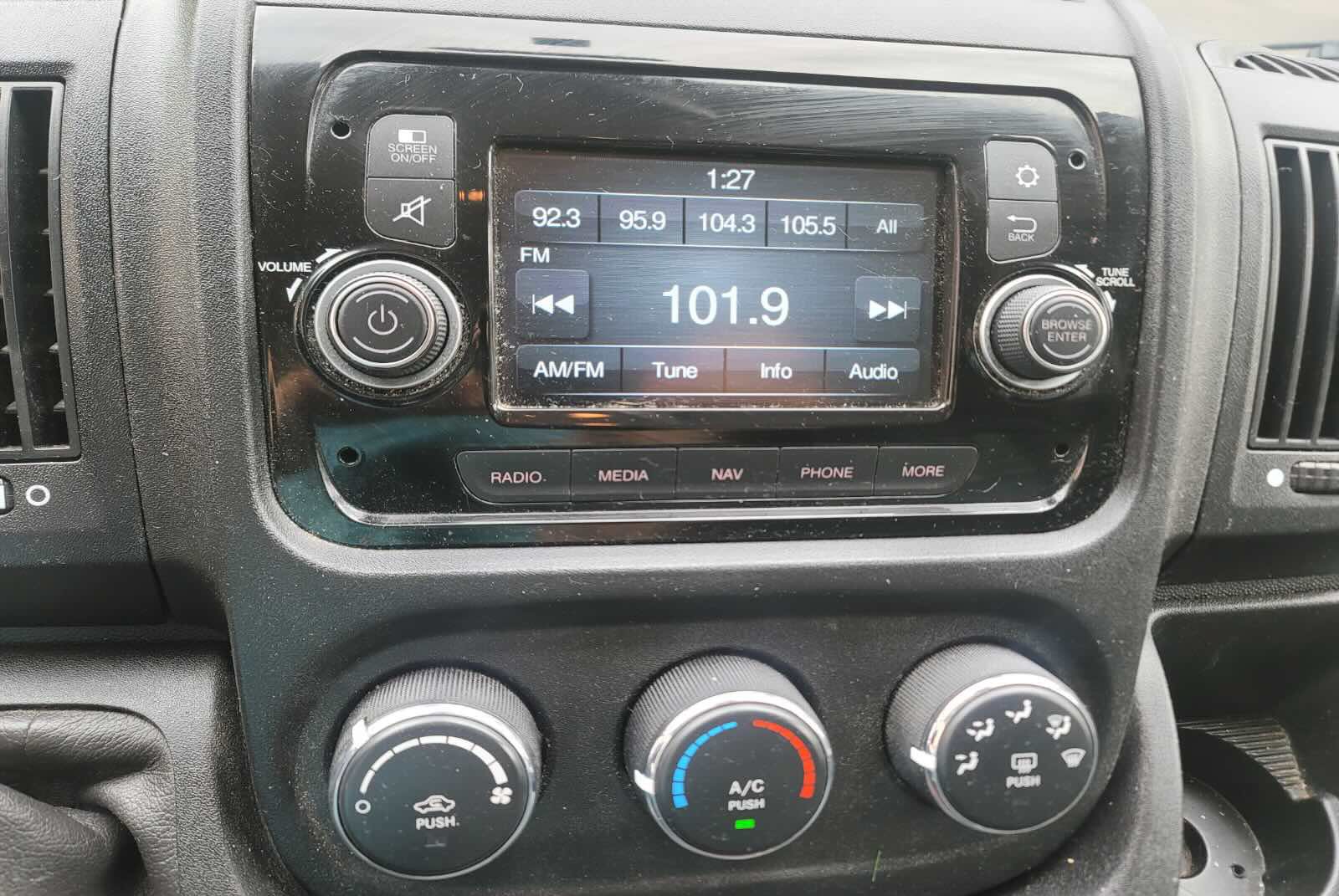 Used 2019 RAM ProMaster 2500 w/ Interior Convenience Group FWD image 11