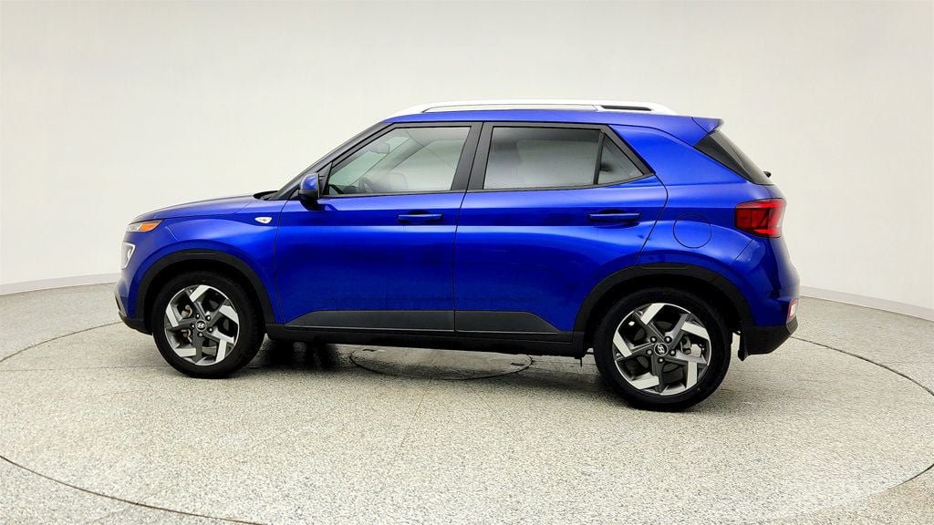 Used 2023 Hyundai Venue SEL FWD image 8