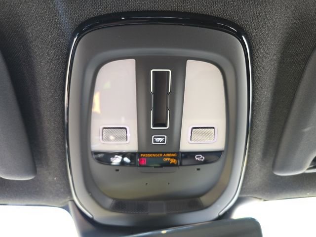 Used 2023 Volvo XC40 B5 Plus w/ Climate Package AWD/4WD image 25
