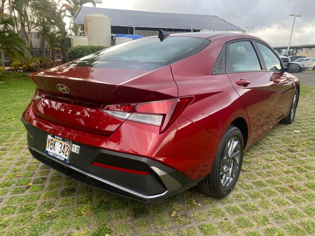 Used 2024 Hyundai Elantra SEL image 25