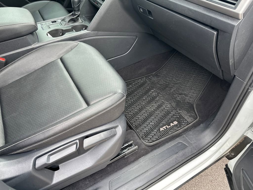 Used 2021 Volkswagen Atlas SE w/ Panoramic Sunroof Package FWD image 54