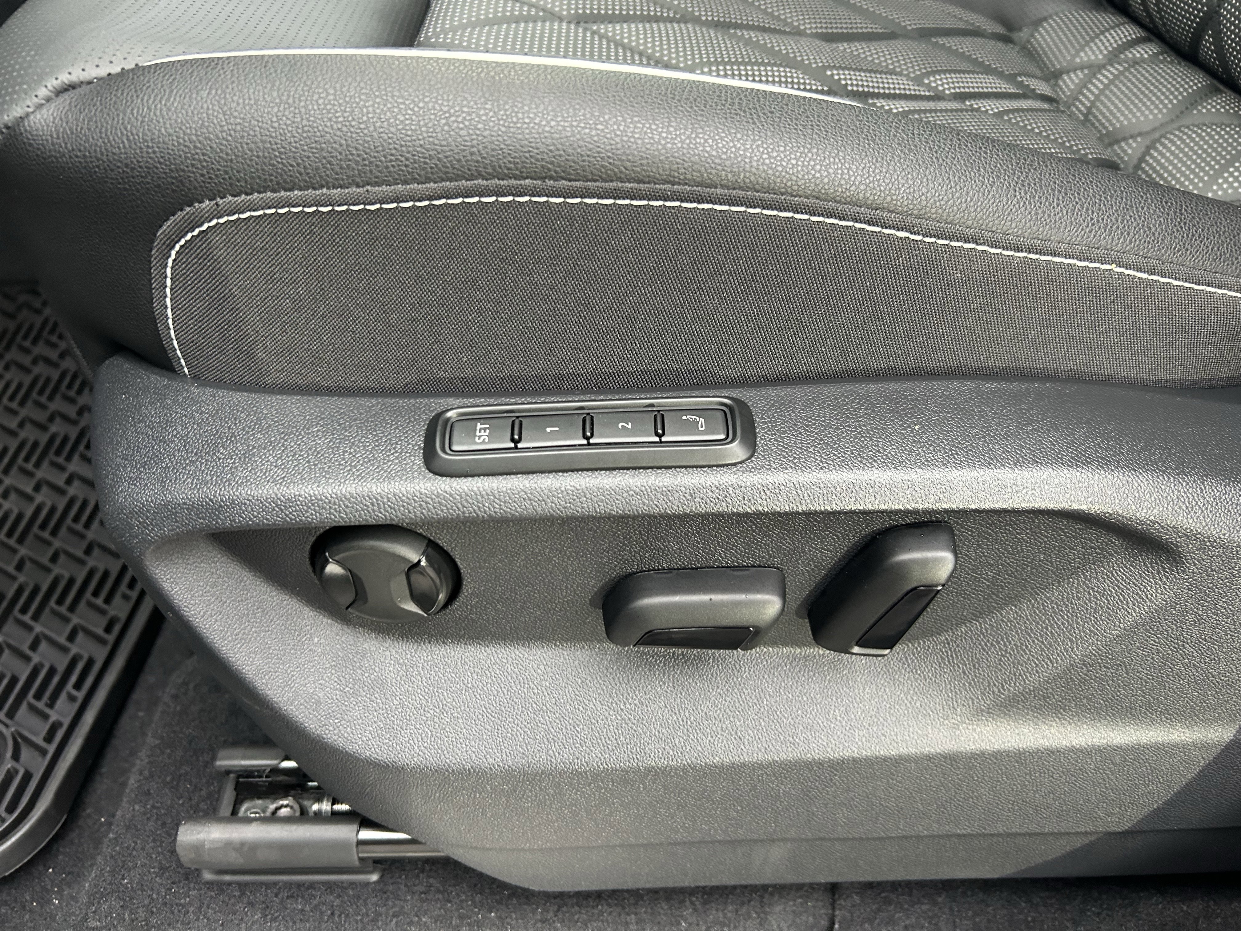 New 2026 Volkswagen Atlas SEL Premium R-Line image 22