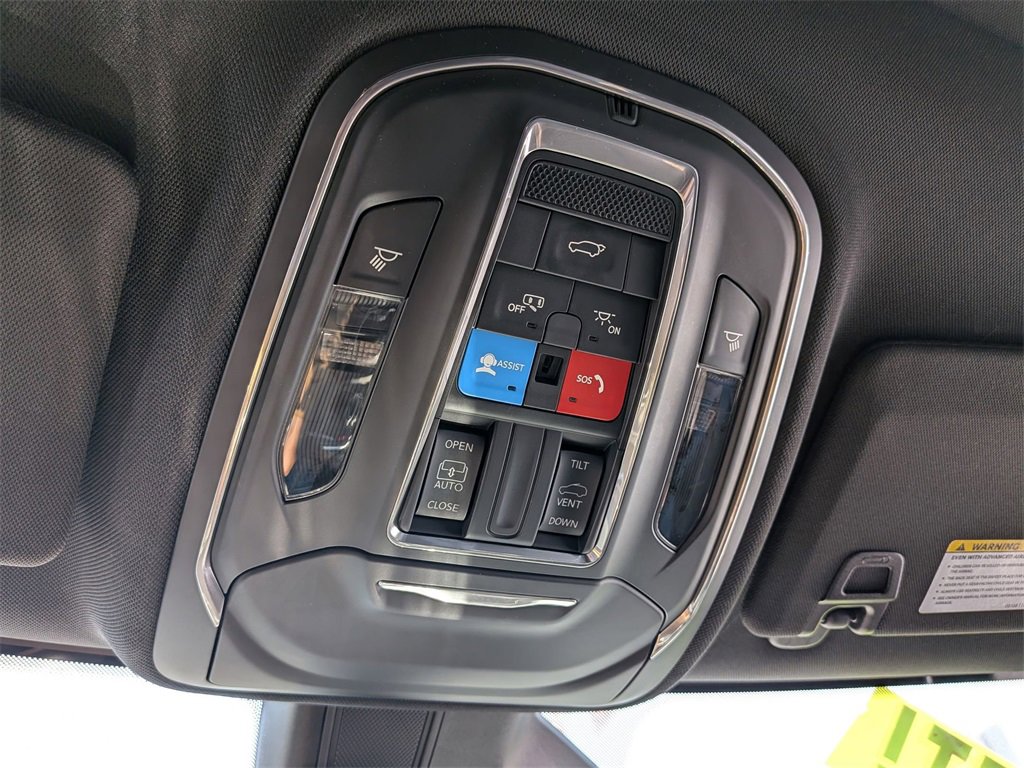 Used 2025 Jeep Grand Cherokee L Altitude image 18