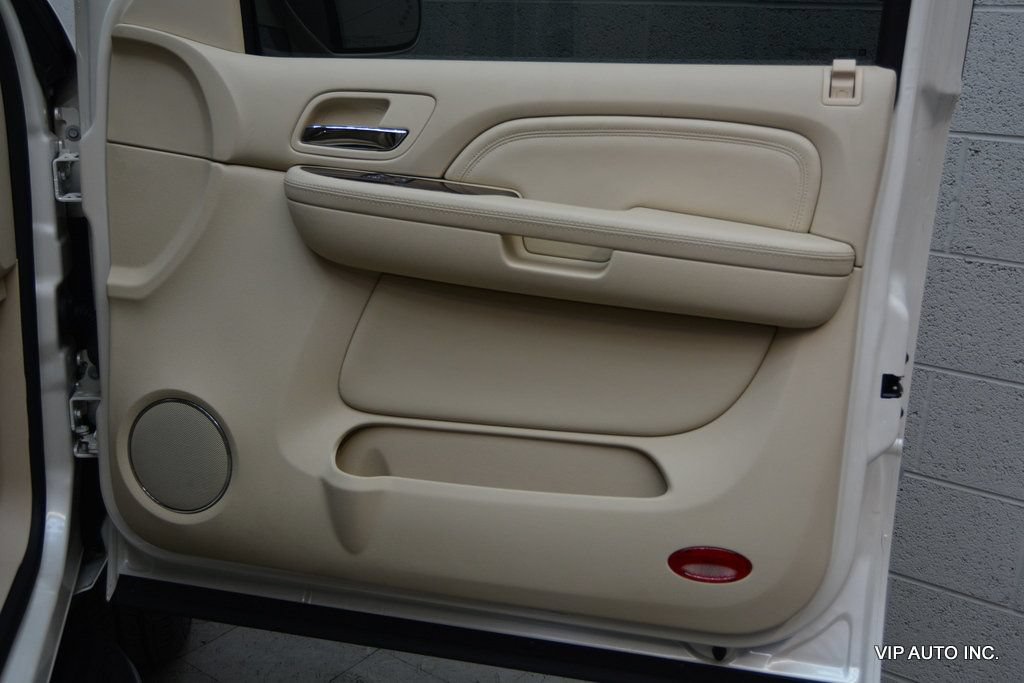 Used 2007 Cadillac Escalade AWD w/ Information Package image 12