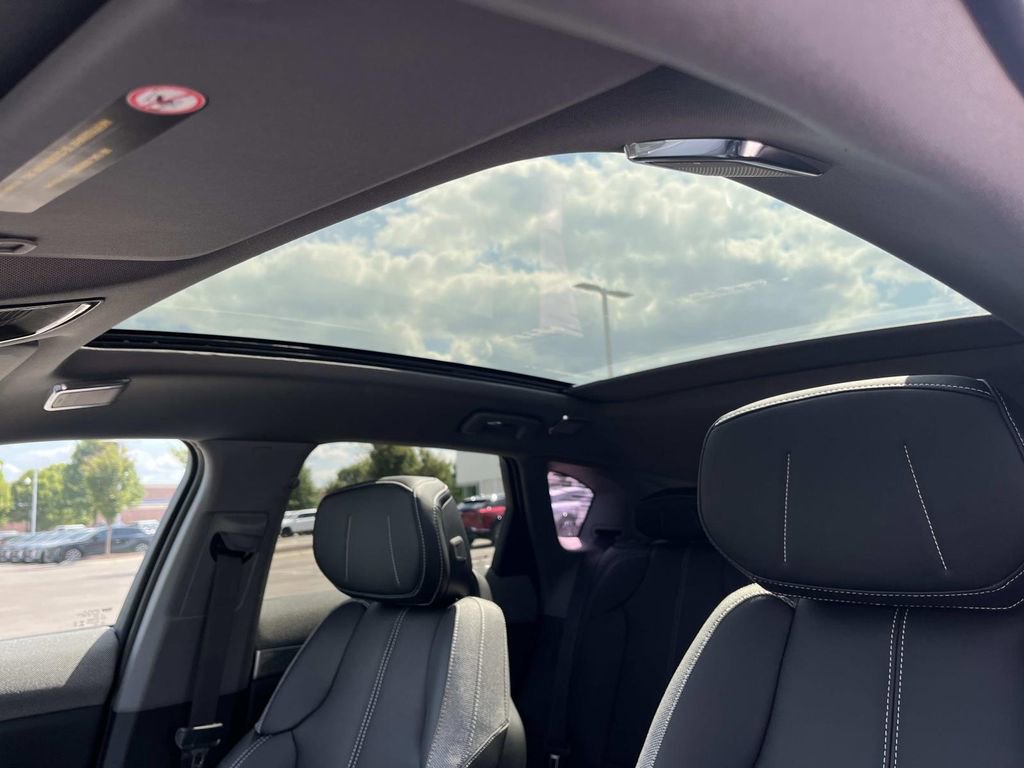 New 2025 Cadillac Optiq Sport 1 image 26