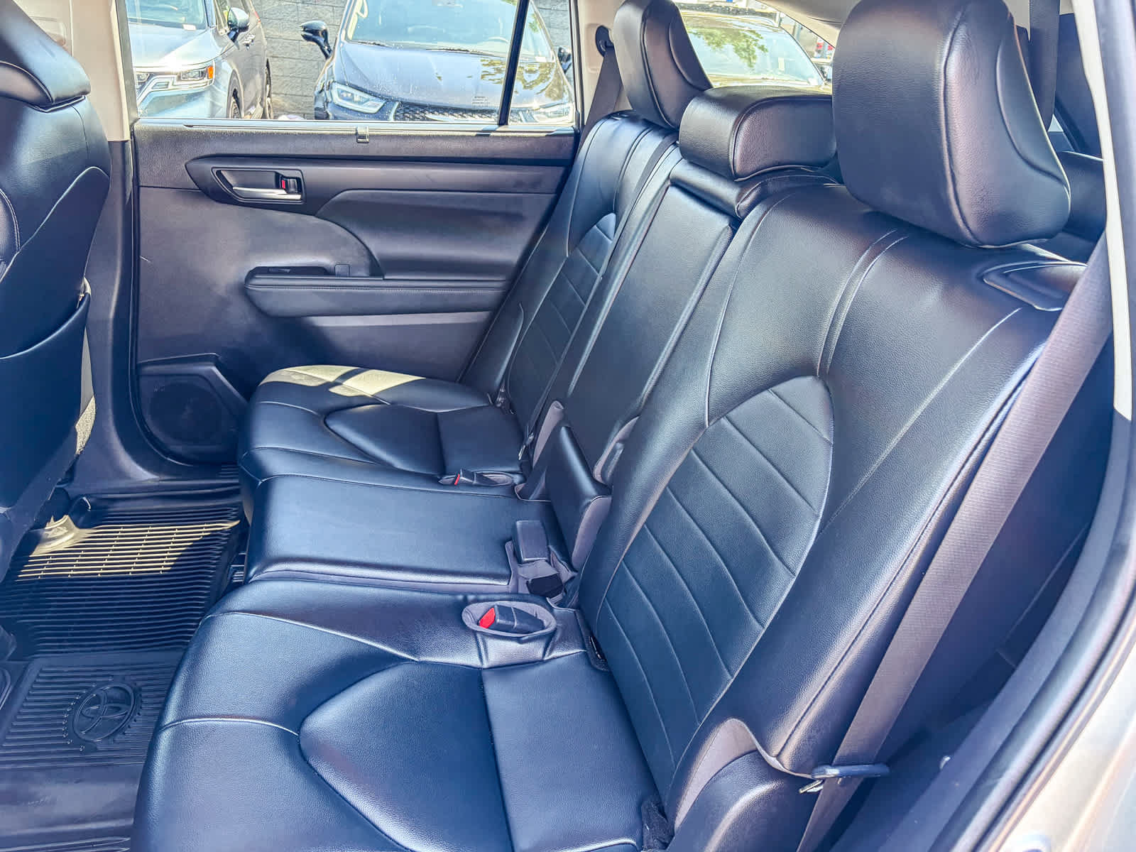 Used 2023 Toyota Highlander XLE FWD image 18